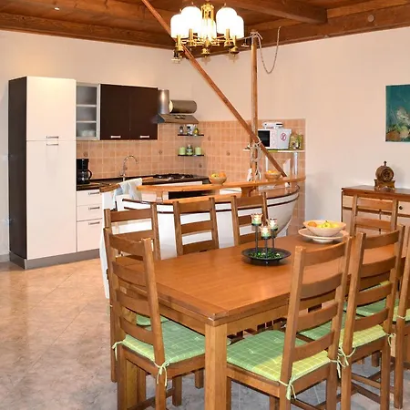 Haus Matteo 255s Pula