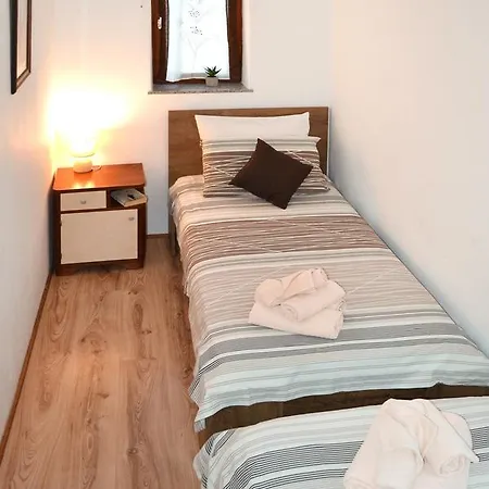 Haus Matteo 255s Lägenhet Pula